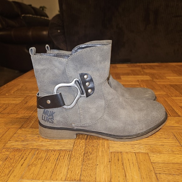MUK LUKS Size 6 Women's Grey Ankle Boots Water Resistant 16250 Block Heel - Picture 1 of 8